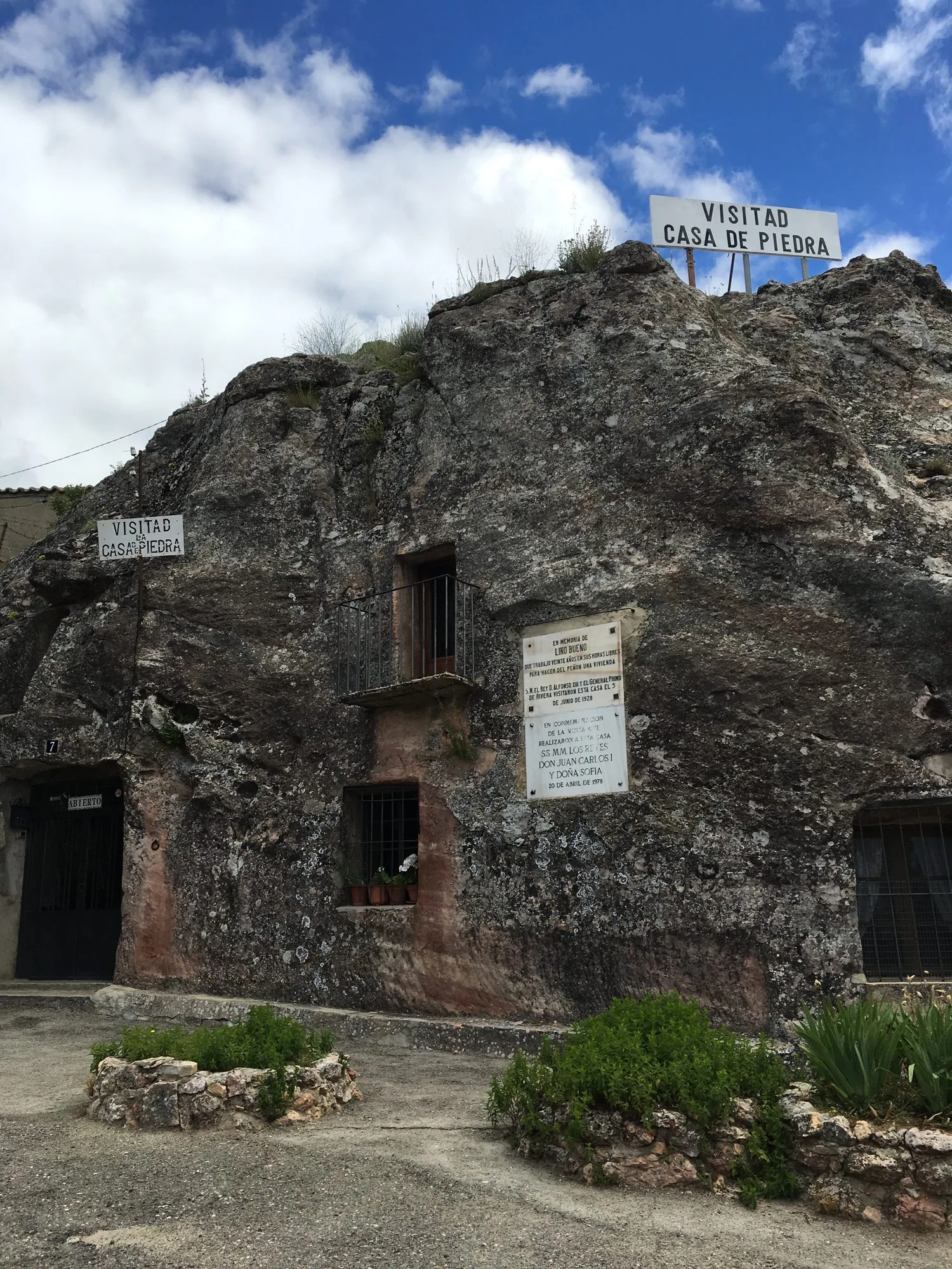 Interior de la Casa de Piedra