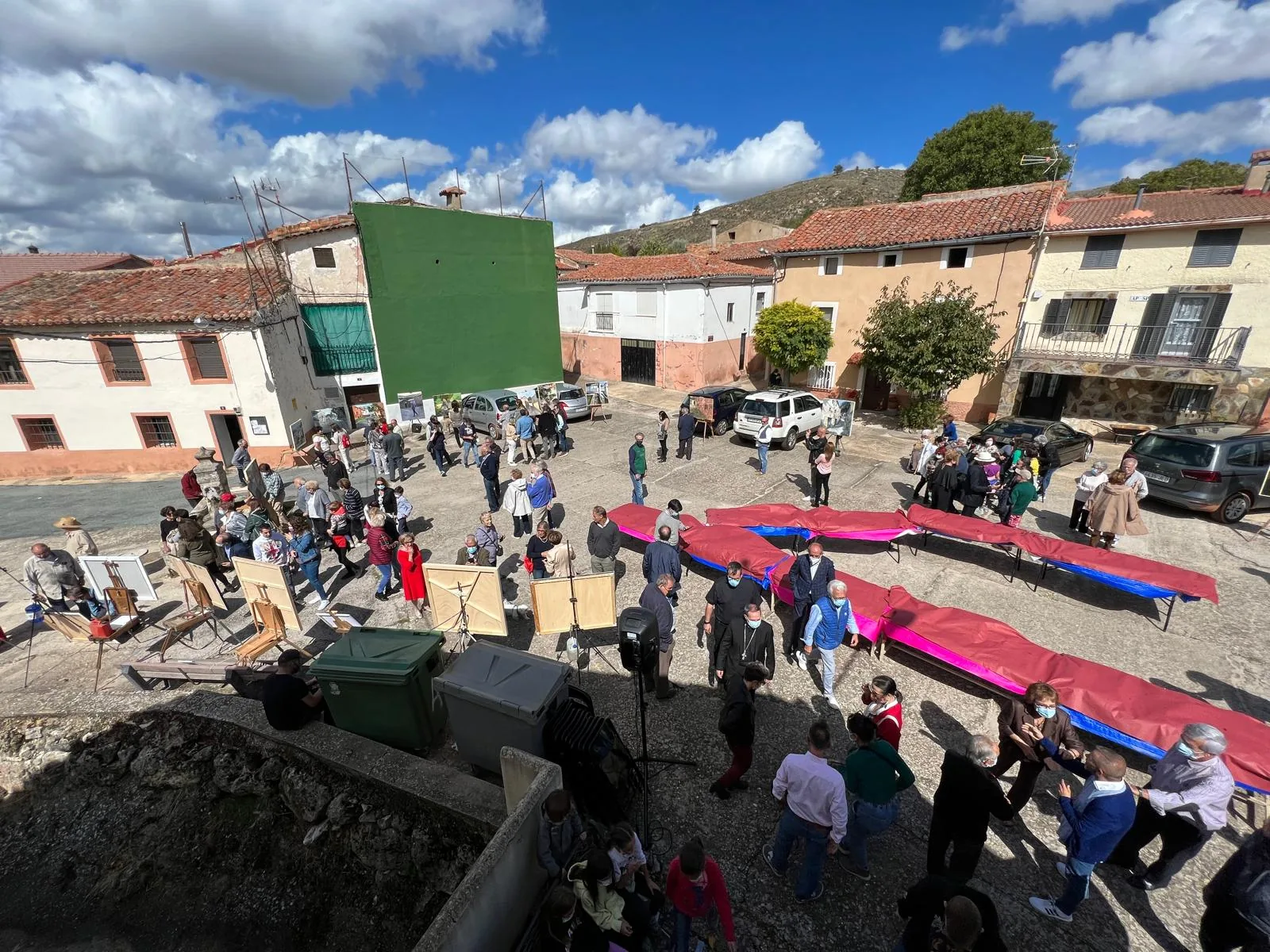 Plaza de Benamira durante el concurso de pintura