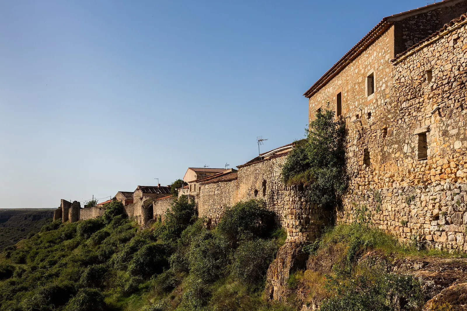 Muralla y castillo de Rello