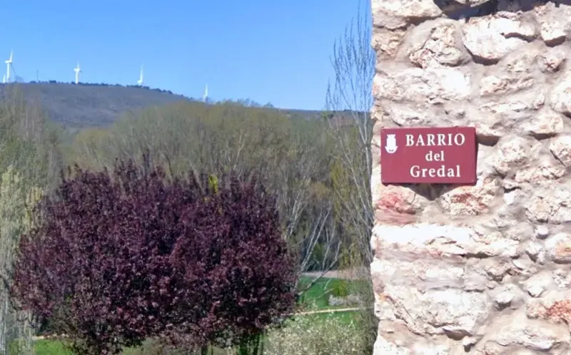 Placa del Barrio del Gredal en Benamira