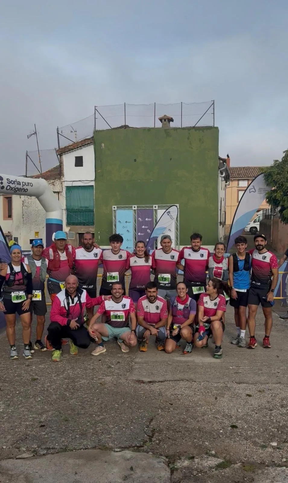 Foto de grupo de un club de corredores en Benamira